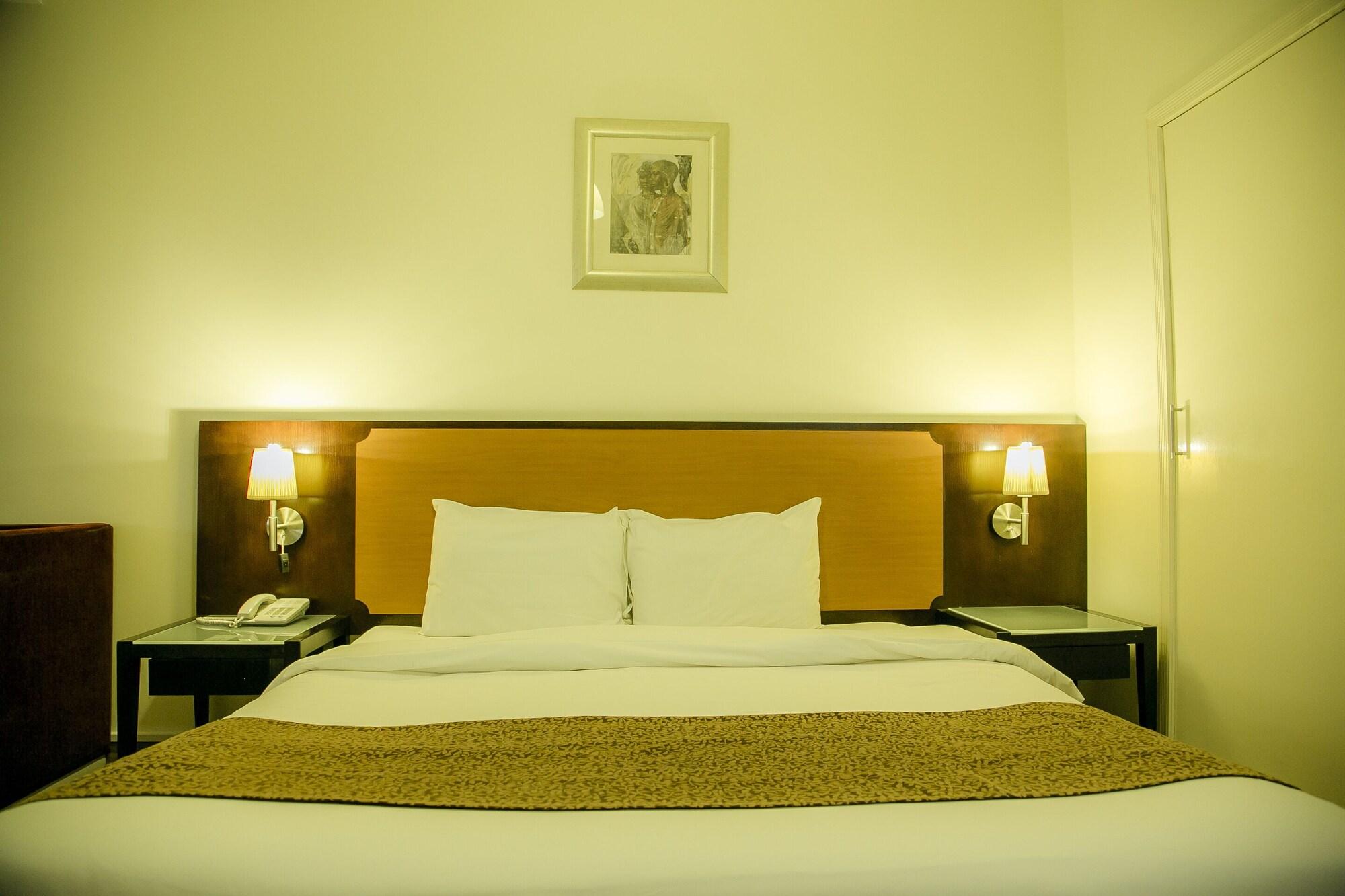 Phoenicia Grand Hotel Dubai Esterno foto