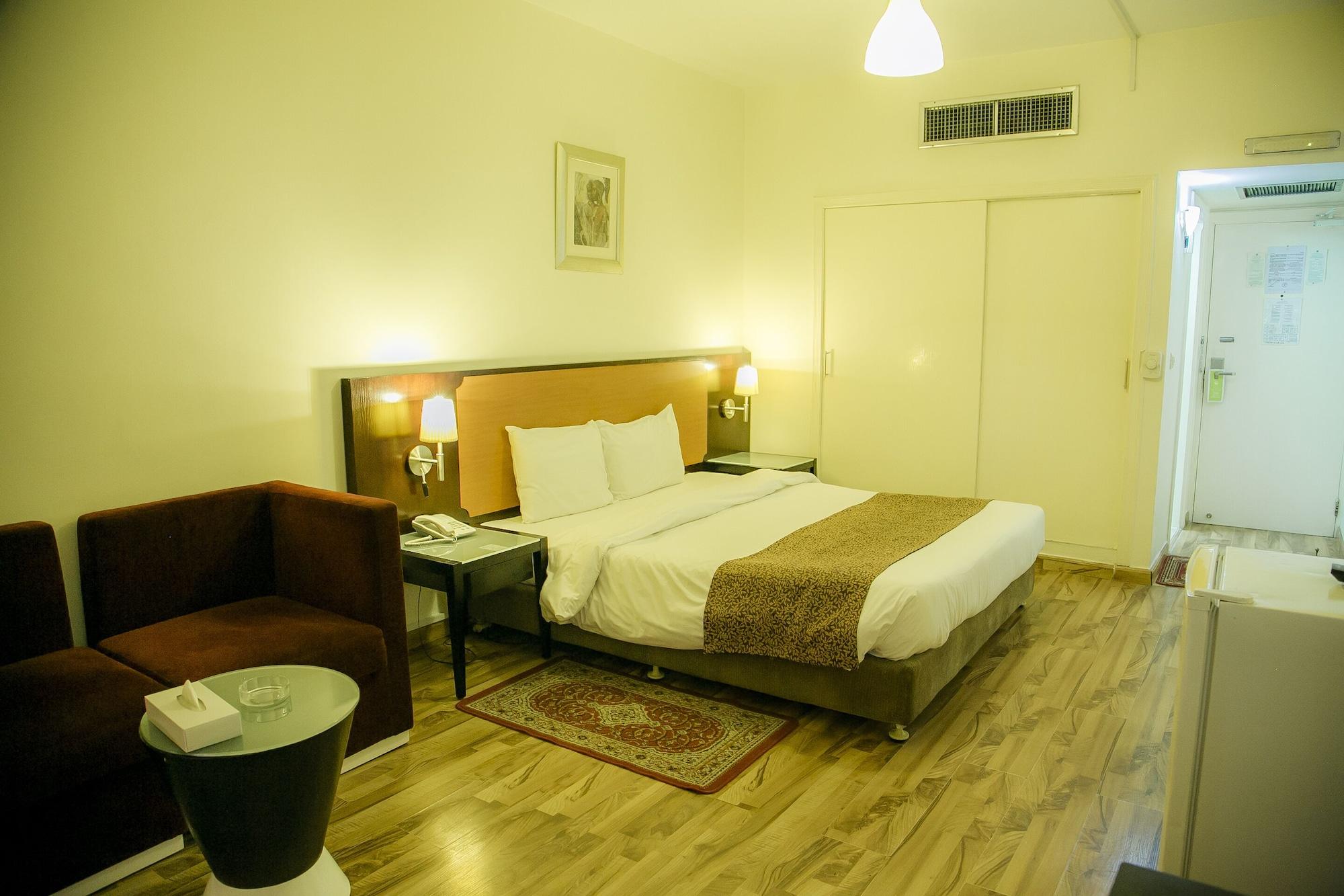 Phoenicia Grand Hotel Dubai Esterno foto
