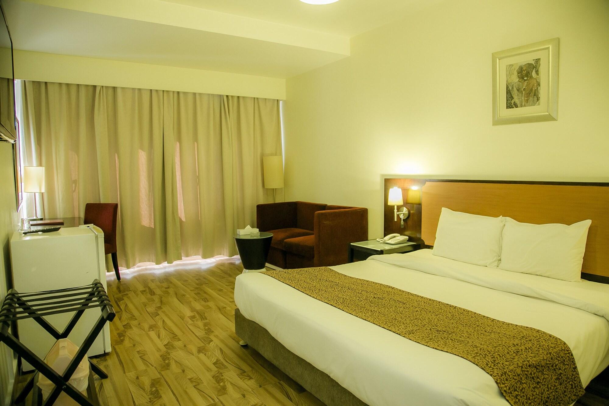 Phoenicia Grand Hotel Dubai Esterno foto
