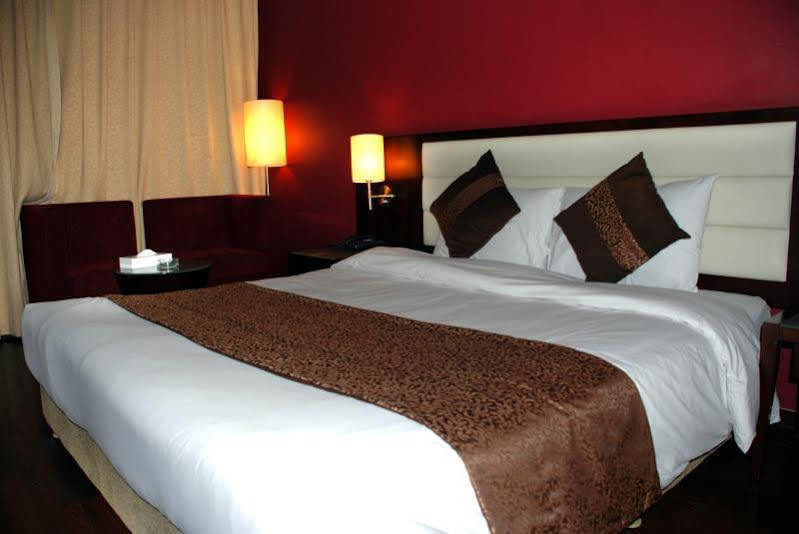 Phoenicia Grand Hotel Dubai Esterno foto
